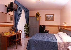 Basic triple with private facilities (shower), and breakfast